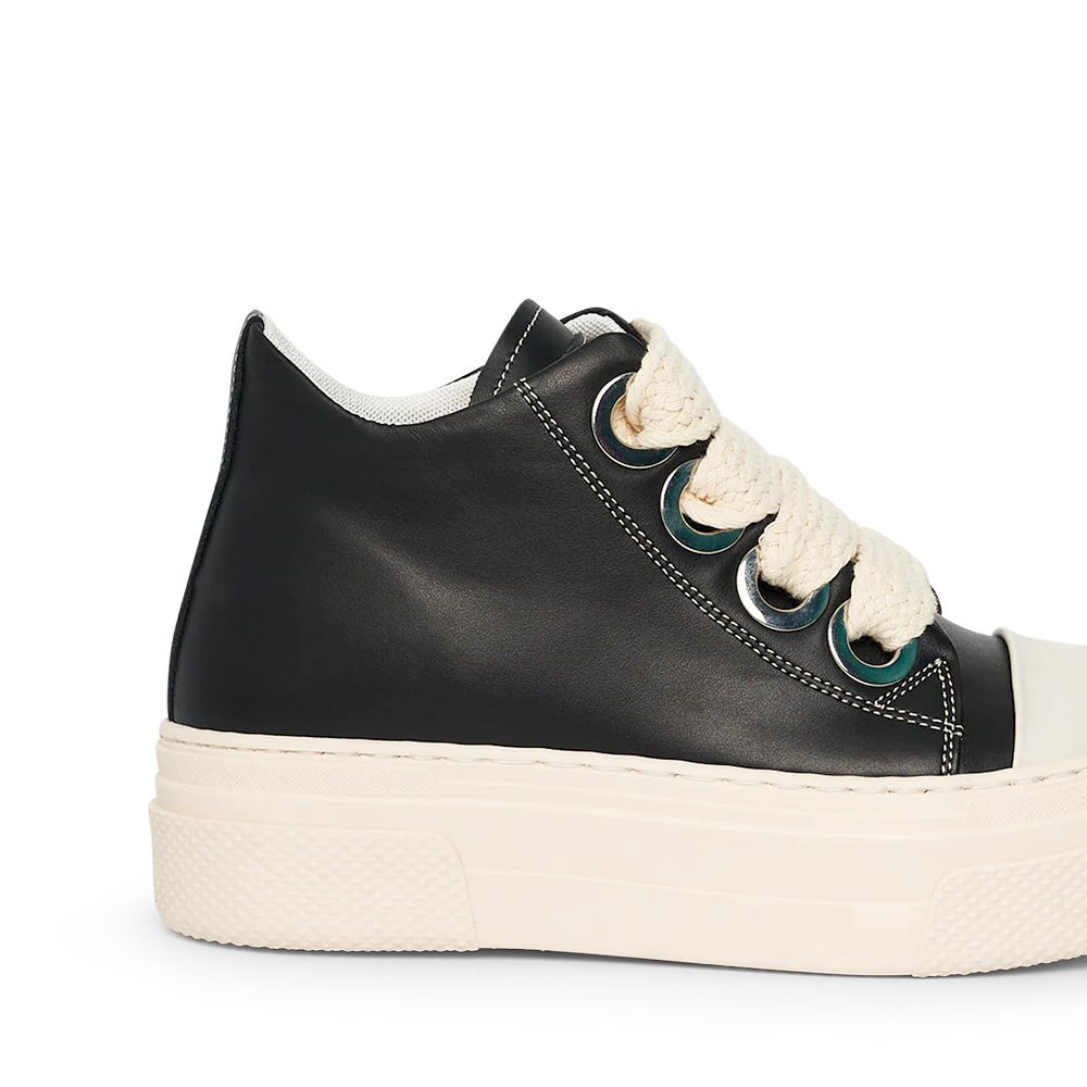 CALIPSO 200 – Classic Black Leather - Image 4