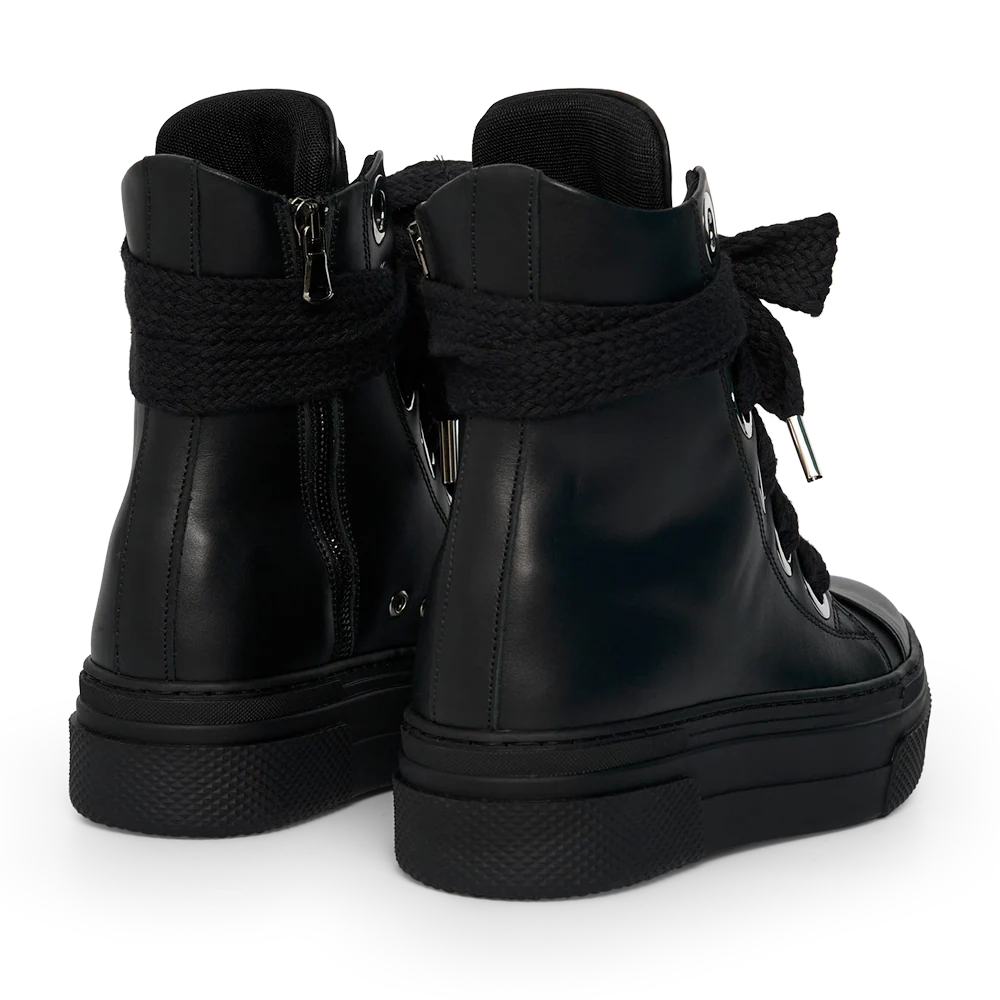 CALIPSO 300 – Total Black - Image 3