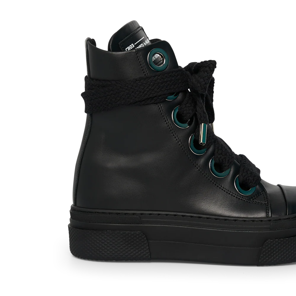 CALIPSO 300 – Total Black - Image 4