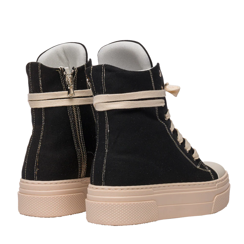 CALIPSO – Classic Black Canvas - Image 3