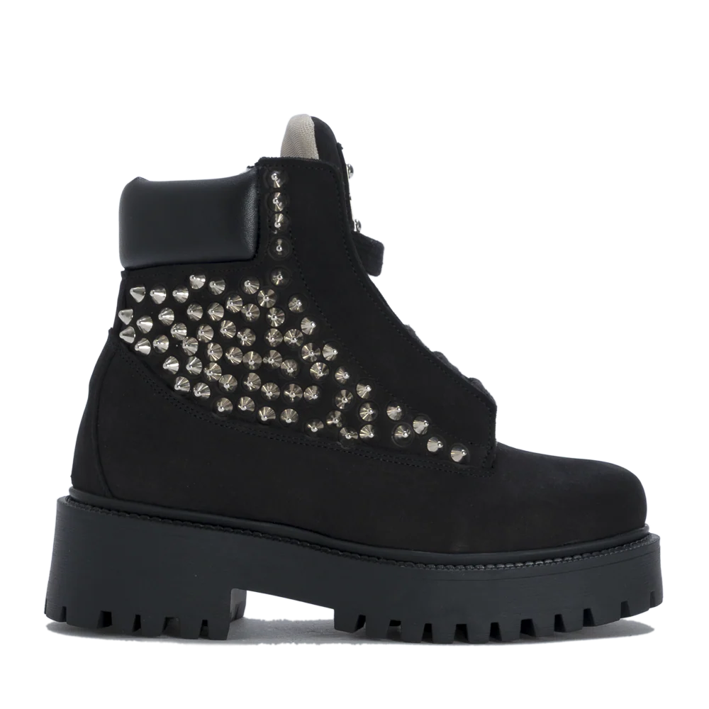 STARBOOT CUSTOM – Black Paint Riot